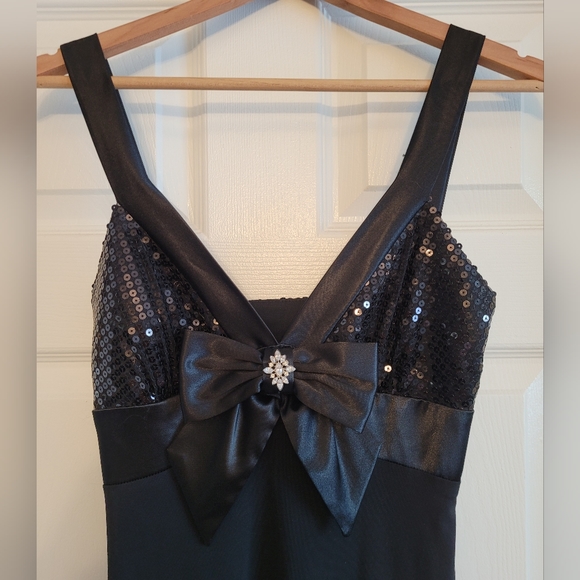 Black sequin dress size 1/2. - Picture 2 of 4